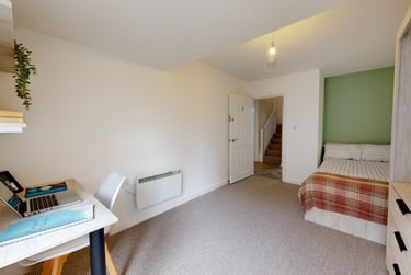 4 bed house, Yalta Court, Woodhouse, Leeds, LS29AG - Image 3