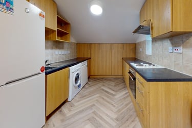 4 bed house, Yalta Court, Woodhouse, Leeds, LS29AG - Image 10
