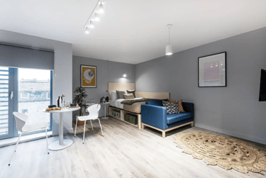 Executive at Huxley Studios, 44 Stanley Place, City Centre, Edinburgh, EH75TB - Image 1