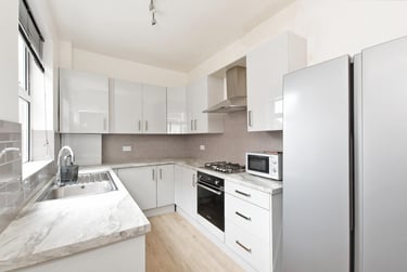 6 bed house, Cowlishaw Road, Sharrowvale, Sheffield, S118XE - Image 1