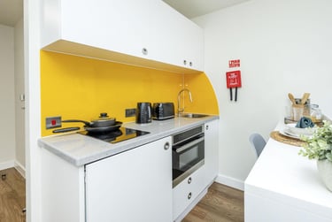Studio Plus Fourth Floor - Image 5