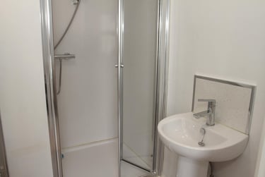 2 bed house, Queens Road, Clarendon Park, Leicester, LE23FS - Image 3