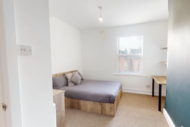 6 bed house, Lenton Boulevard, Lenton, Nottingham, NG72EN - Image 1