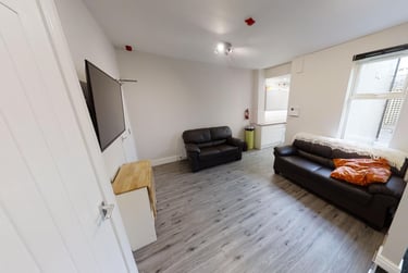 6 bed house, Shoreham Street, Highfield, Heeley, Sheffield, S24FB - Image 1
