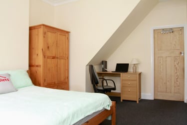 3 bed house, St Leonards Road, Clarendon Park, Leicester, LE21WR - Image 1