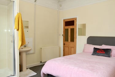 4 bed house, Welford Road, Knighton, Leicester, LE26BJ - Image 1