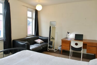 4 bed house, Welford Road, Knighton, Leicester, LE26BJ - Image 3