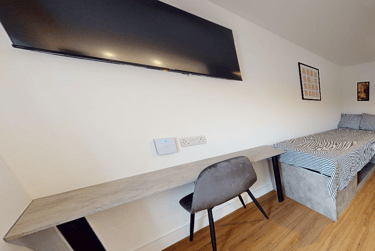 1 bed house, Lemyngton Street, City Centre, Loughborough, LE111UH - Image 1