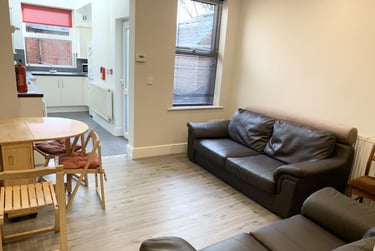 5 bed house, Vincent Road, Highfield, Sheffield, S71BY - Image 2