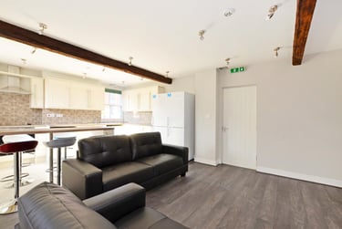 7 bed house, 2, 100 A Matilda Street, Heeley, Sheffield, S14QF - Image 2