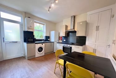 3 bed house, Edmund Road, Highfield, Heeley, Sheffield, S24EN - Image 2