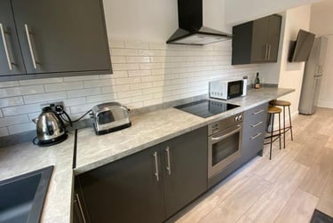 4 bed house, Penley Street, Sharrow, Sheffield, S118BG - Image 2