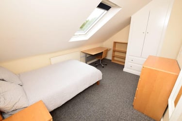 5 bed house, Rothesay Avenue, Radford, Nottingham, NG71PU - Image 2