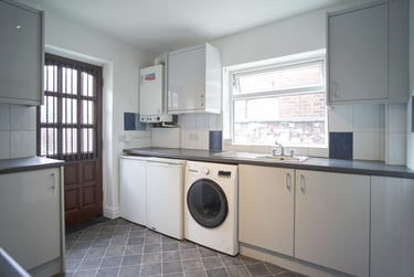 4 bed house, Margaret Street, Heeley, Sheffield, S14SX - Image 2