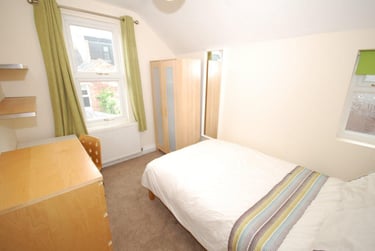 4 bed house, Rothesay Avenue, Radford, Nottingham, NG71PU - Image 1