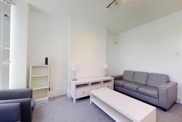 3 bed house, Shoreham Street, Heeley, Sheffield, S24FE - Image 1