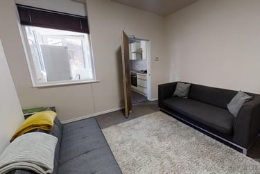 3 bed house, Shoreham street, Heeley, Sheffield, S14ST - Image 2