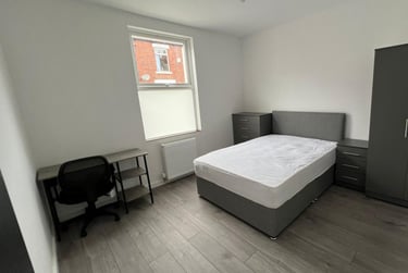 4 bed house, Cream Street, Heeley, Sheffield, S24DB - Image 1