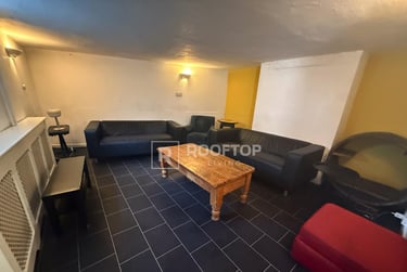 5 bed house, Thornville Mount, Hyde Park, Leeds, LS61JX - Image 2