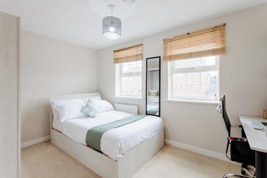 4 bed house, Kingfisher Way, City Centre, Loughborough, LE113NF - Image 1