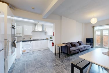 7 bed house, Cawdor Road, Fallowfield, Manchester, M146LQ - Image 1