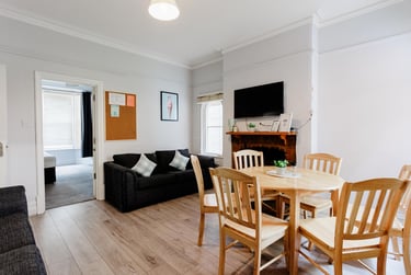 6 bed house, Cumberland Road, City Centre, Loughborough, LE115DE - Image 2
