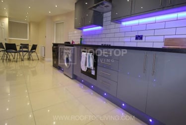 4 bed house, Hyde Park Road, Hyde Park, Leeds, LS61AH - Image 2