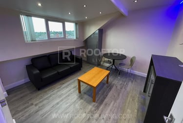 2 bed house, Hyde Park Road, Hyde Park, Leeds, LS61AH - Image 2