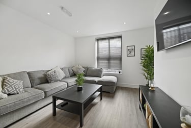 9 bed house, Brunswick Street, Ecclesall, Broomhall, Sheffield, S102FL - Image 1