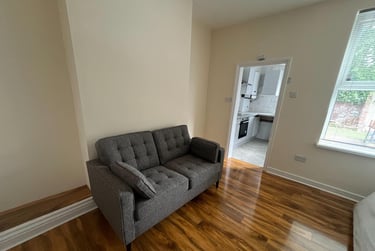 4 bed house, Shoreham Street, Heeley, Sheffield, S24FB - Image 2