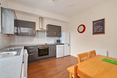 3 bed house, Alderson Road, Highfield, Highfield, Sheffield, S24UB - Image 1