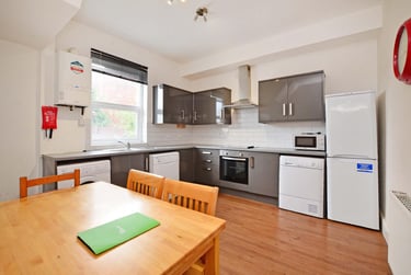 3 bed house, Alderson Road, Highfield, Highfield, Sheffield, S24UB - Image 2