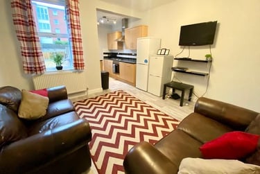 4 bed house, Priestley Steet, Heeley, Sheffield, S24DD - Image 2