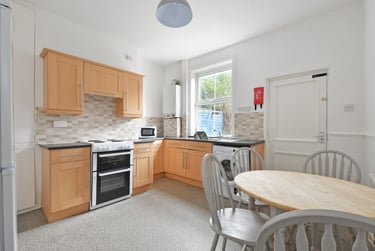3 bed house, Holland Road, Highfield, Sheffield, S24UT - Image 2