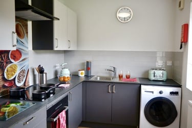 4 bed house, Ashby Crescent, City Centre, Loughborough, LE114ES - Image 2