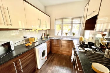 6 bed house, Ashby Road, City Centre, Loughborough, LE113AG - Image 2