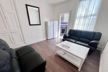 4 bed house, Sharrow Street, Highfield, Sheffield, S118BY - Image 2