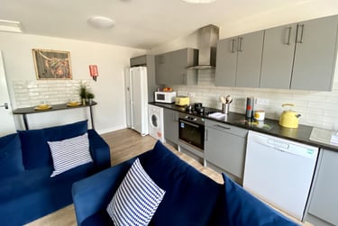 6 bed house, Radmoor Road, City Centre, Loughborough, LE113BP - Image 2