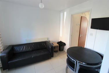 4 bed house, Powell Street, Netherthorpe, Sheffield, S37NW - Image 2