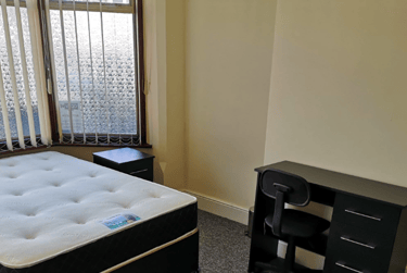 2 bed house, East Park Road, Victoria Park, Leicester, LE55HH - Image 2