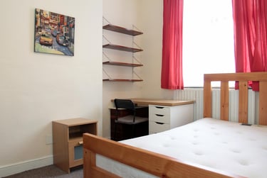 3 bed house, Vaughan Street, City Centre, Leicester, LE35JN - Image 1