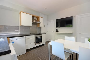 3 bed house, Alderson Road North, Heeley, Sheffield, S24UF - Image 2
