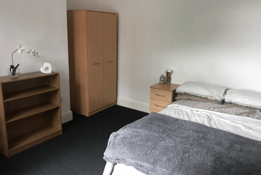 2 bed house, Queens Road, Clarendon Park, Leicester, LE21TT - Image 1