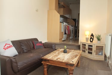 2 bed house, Queens Road, Clarendon Park, Leicester, LE21TT - Image 3