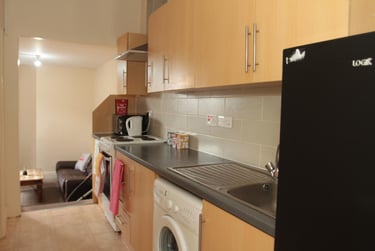 2 bed house, Queens Road, Clarendon Park, Leicester, LE21TT - Image 4
