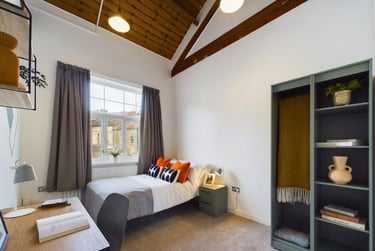 9 bed house, Bower Road, Crookesmoor, Sheffield, S101ER - Image 1