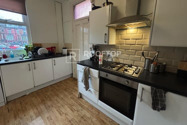 8 bed house, Brudenell Road, Hyde Park, Leeds, LS61HA - Image 4