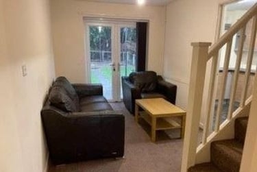4 bed house, Headford Gardens, Devonshire Green, Sheffield, S37XB - Image 2
