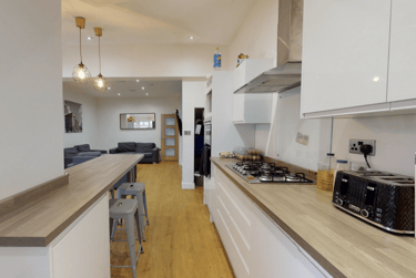 6 bed house, Lace Street, Dunkirk, Nottingham, NG72JG - Image 1