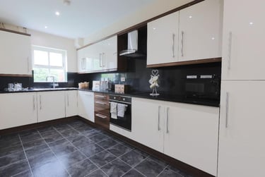6 bed house, Wilkinson Street, Devonshire Green, Sheffield, S102GA - Image 1